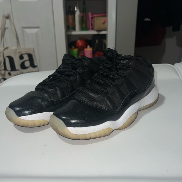 Jordan 11s Low '72-10' - Picture 3 of 5